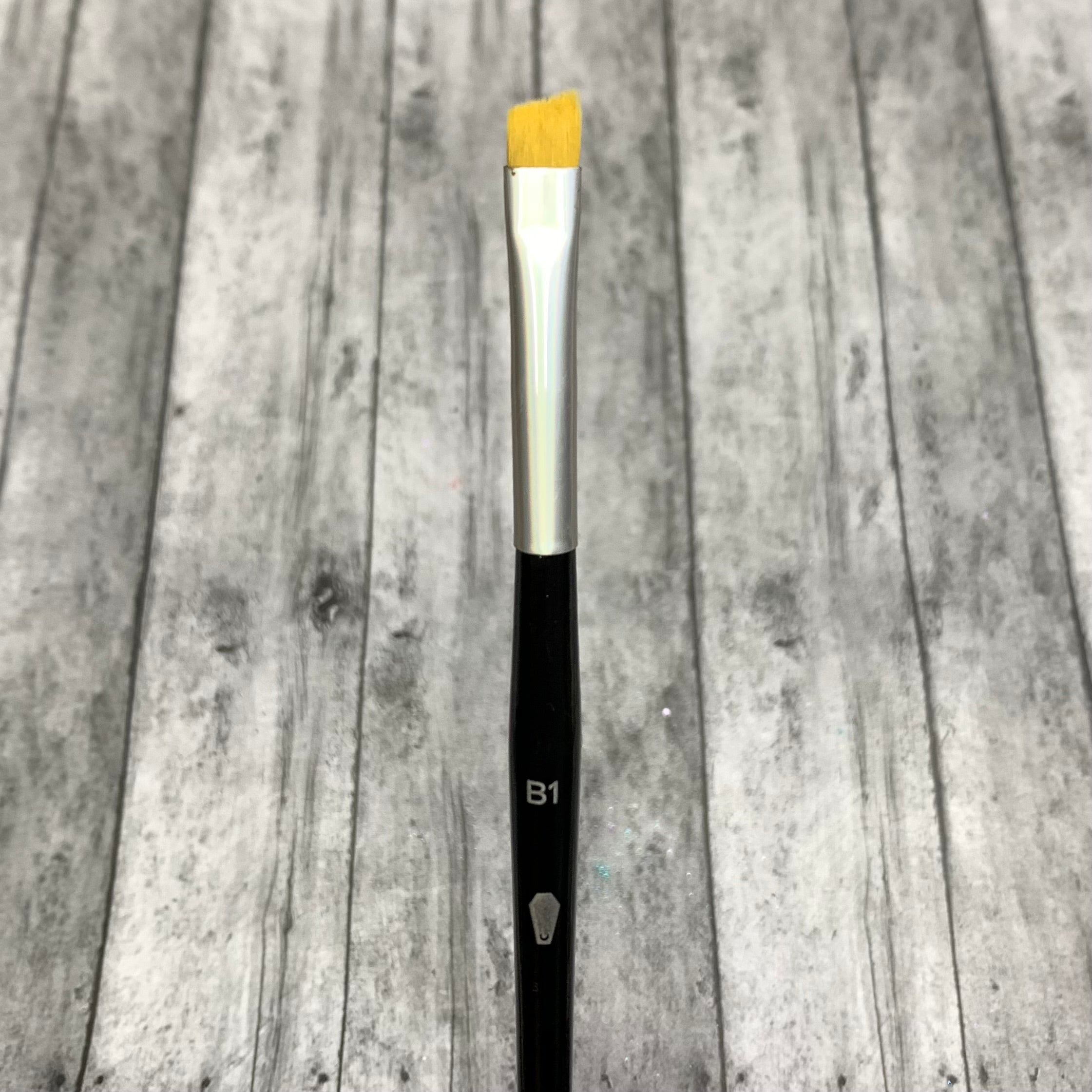 B-Grade Iridescent Eyeliner Brush